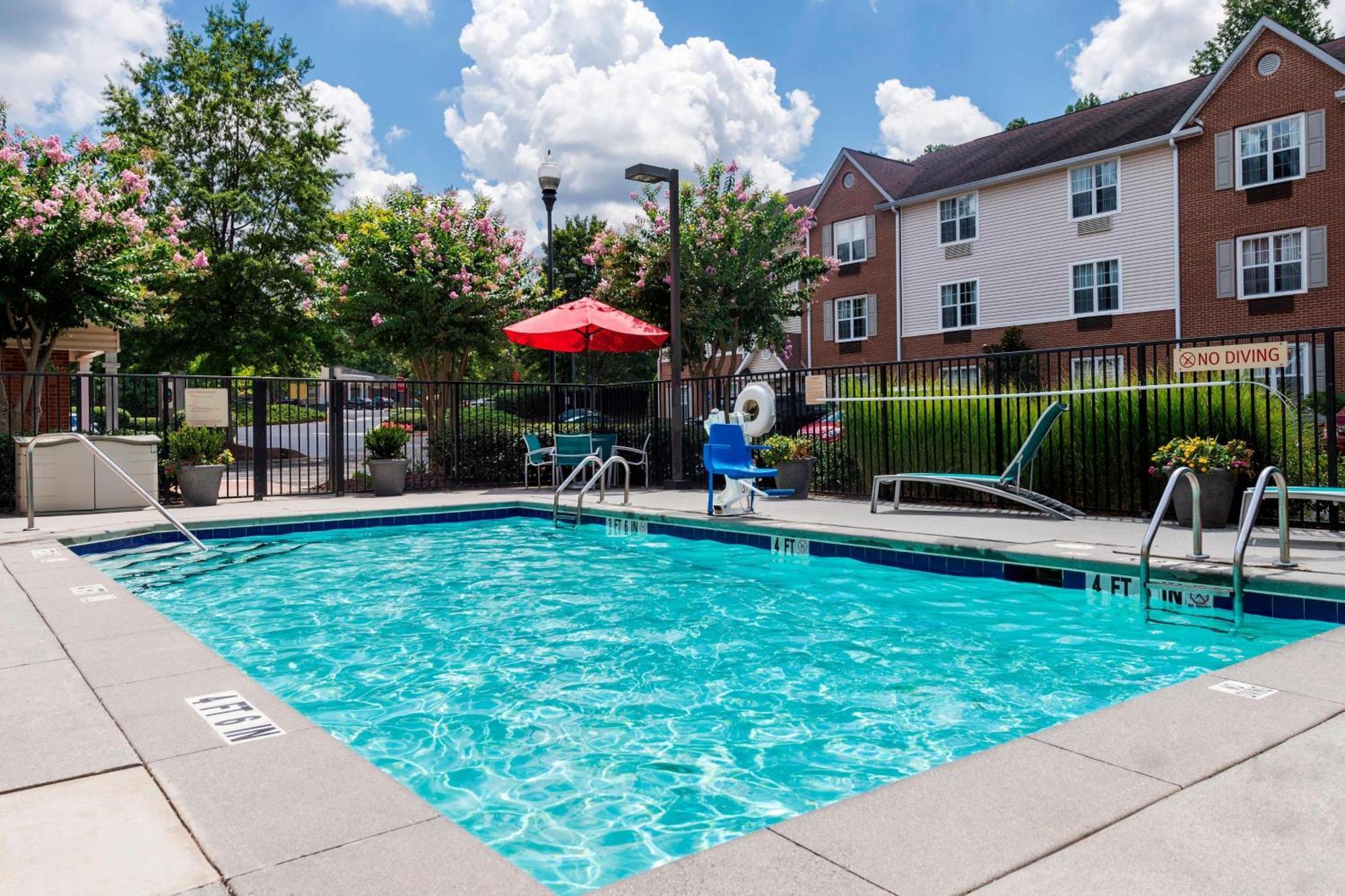 Towneplace Suites By Marriott Atlanta Kennesaw Exterior photo