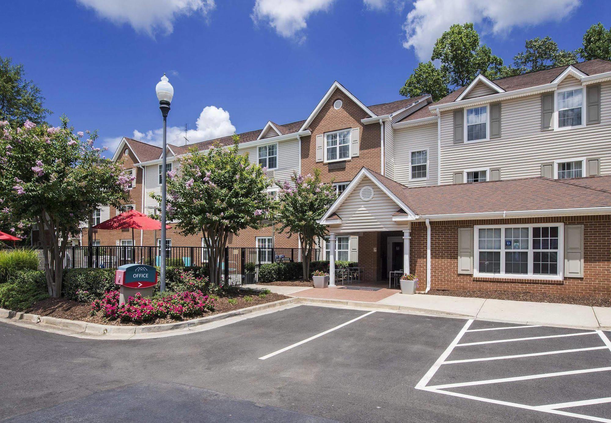 Towneplace Suites By Marriott Atlanta Kennesaw Exterior photo